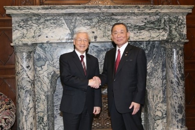 Нгуен Фу Чонг встретился с председателем верхней палаты парламента Японии